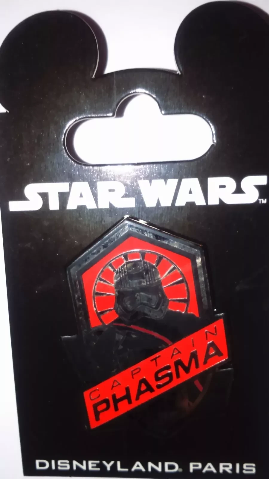 Rare Pins disney Disneyland Paris Star Wars Capitaine Phasma